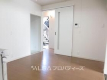 https://image.rentersnet.jp/2b632853-088e-4ea2-9b15-c7d22313be08_property_picture_3220_large.jpg