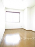 https://image.rentersnet.jp/ce884944-0ae1-437e-96ae-7905375a5ca7_property_picture_3220_large.jpg