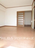 https://image.rentersnet.jp/e7604aae-e2c4-49f9-ba1a-c6ea66101dff_property_picture_3220_large.jpg